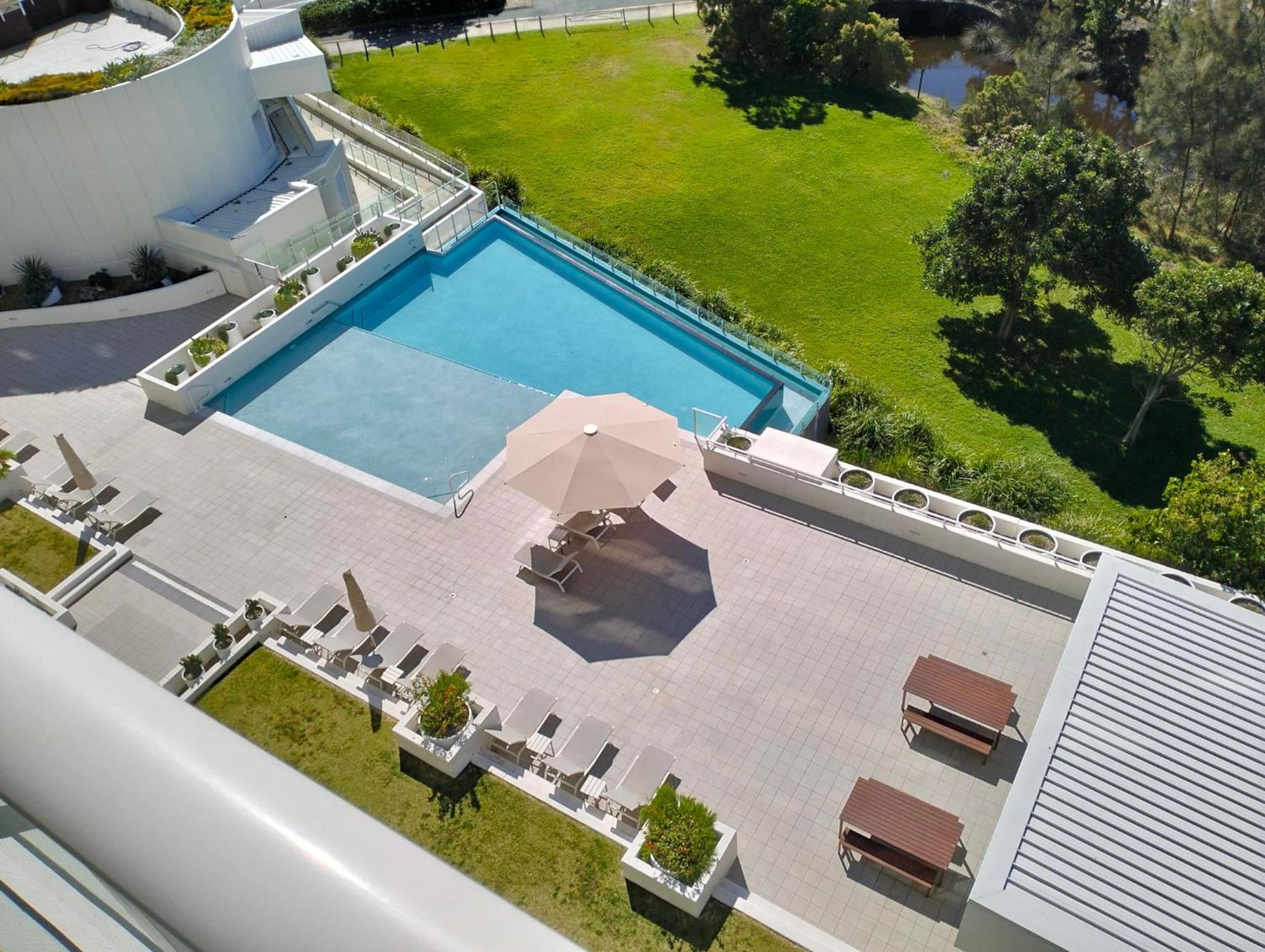 Kirra Surf Apartments Гоулд Коуст Екстериор снимка