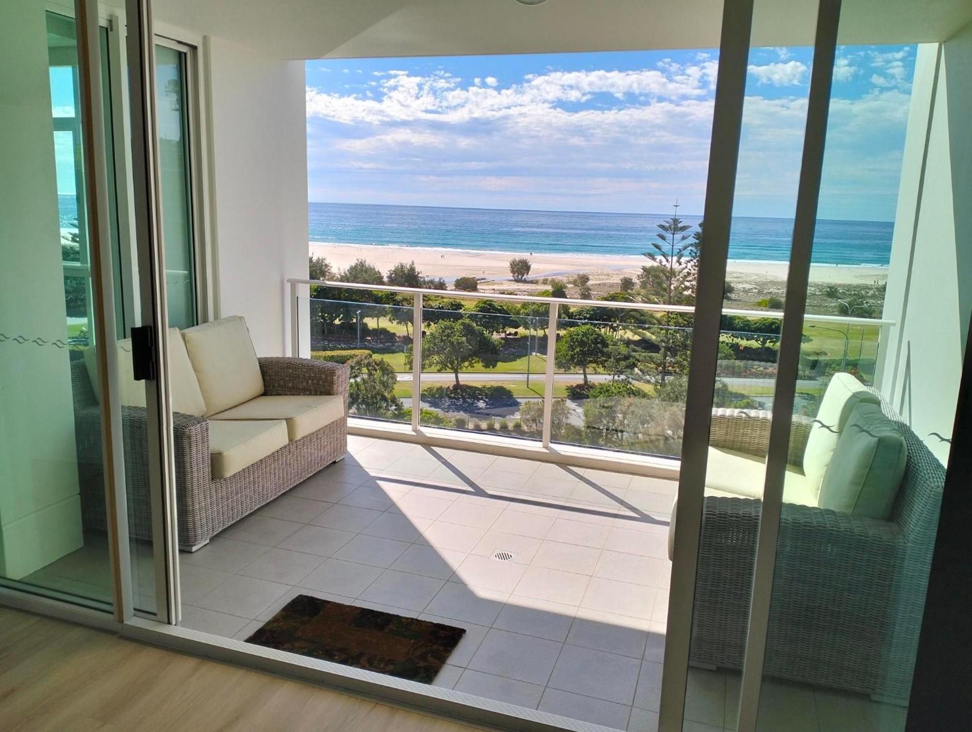 Kirra Surf Apartments Гоулд Коуст Екстериор снимка