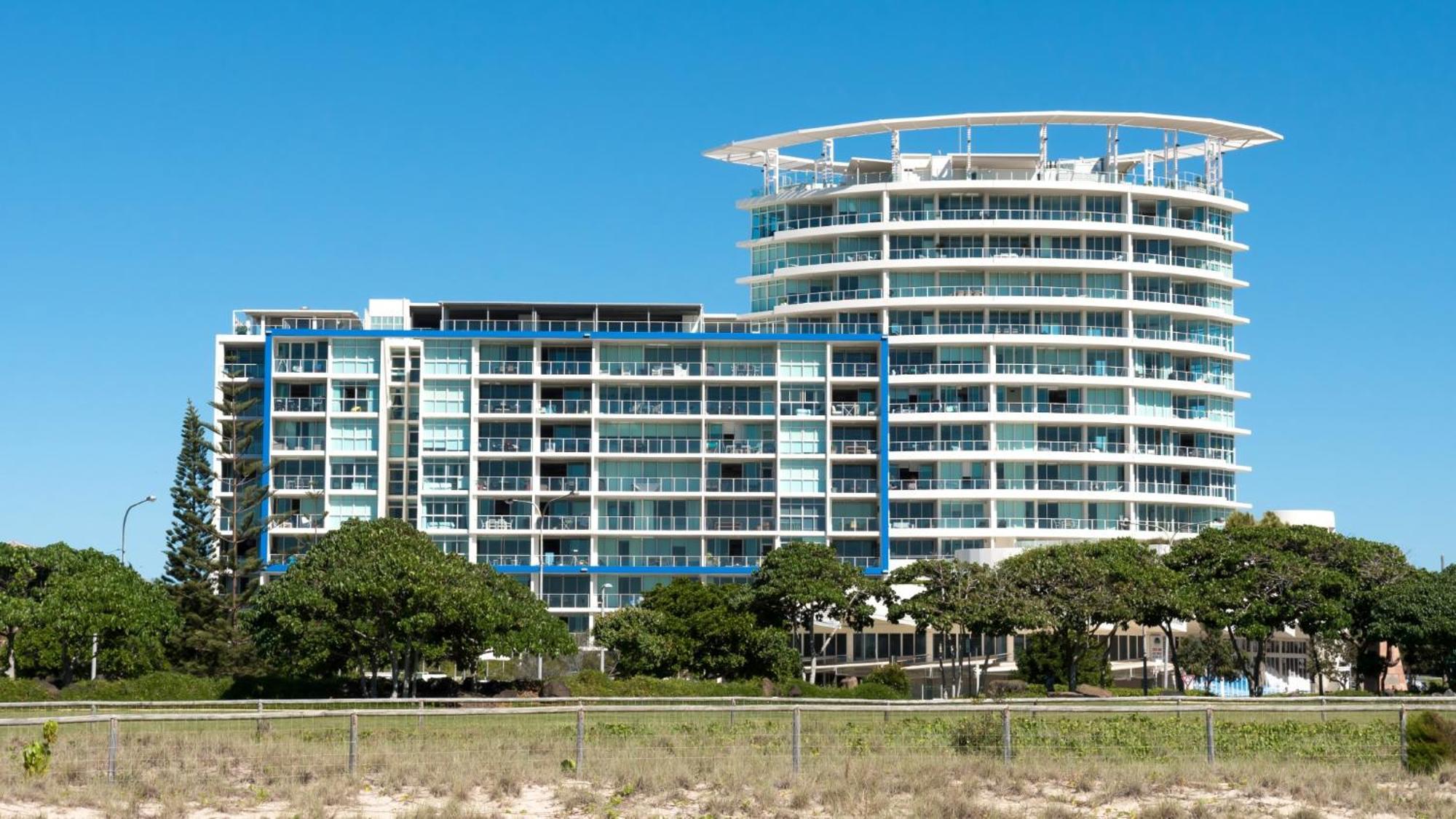 Kirra Surf Apartments Гоулд Коуст Екстериор снимка