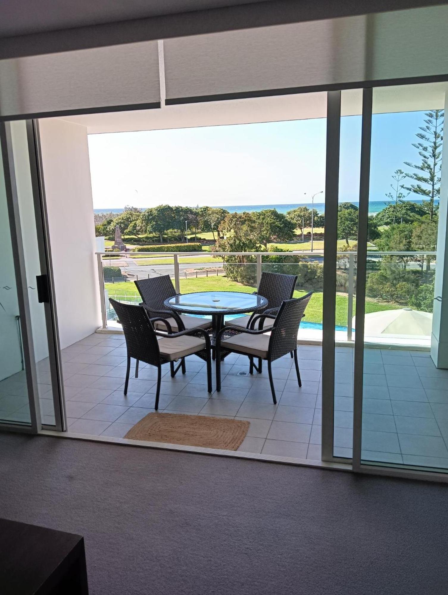 Kirra Surf Apartments Гоулд Коуст Екстериор снимка