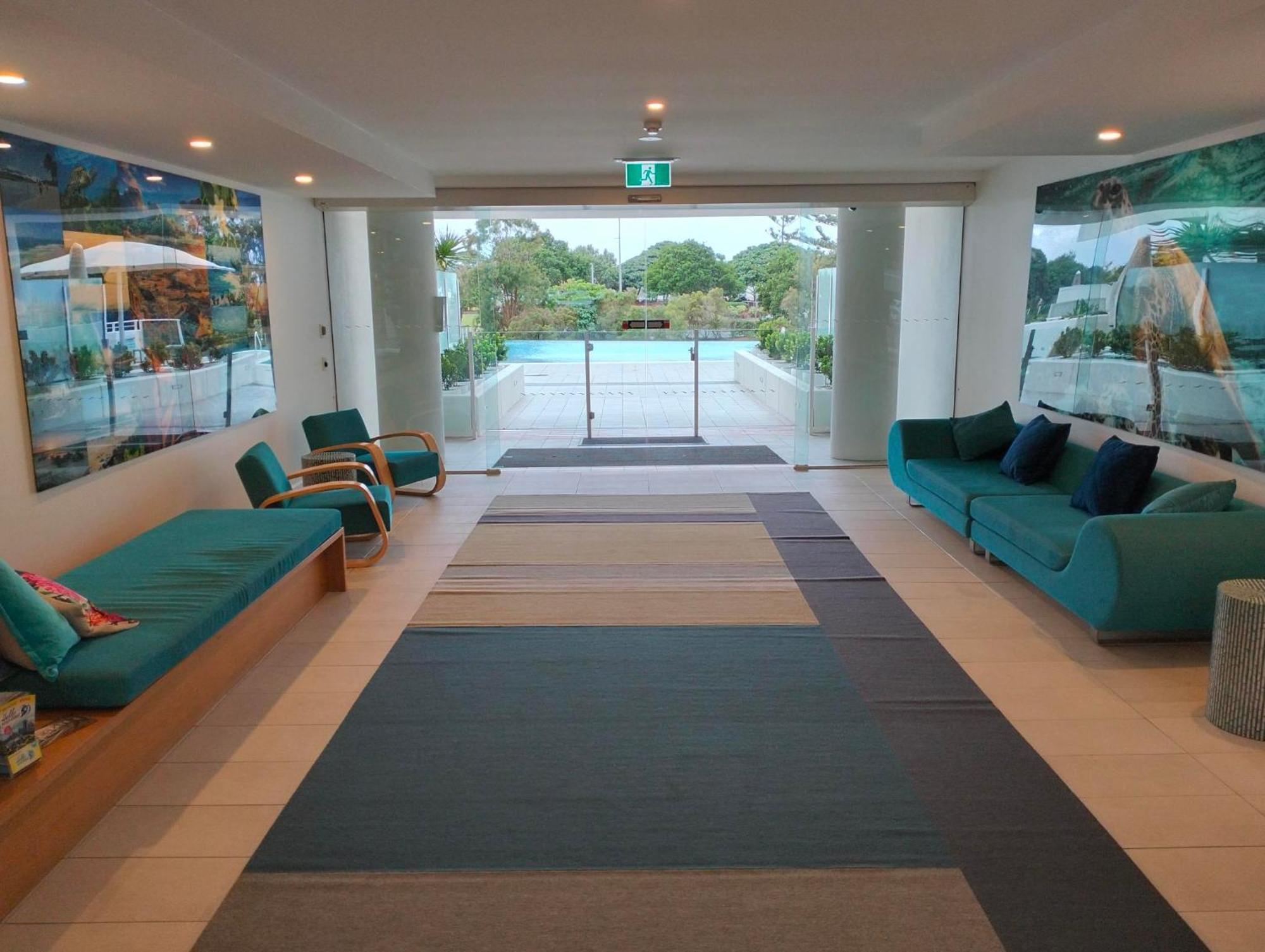 Kirra Surf Apartments Гоулд Коуст Екстериор снимка