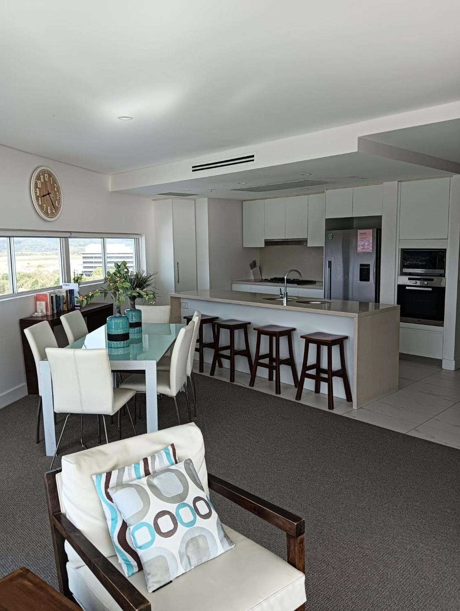 Kirra Surf Apartments Гоулд Коуст Екстериор снимка